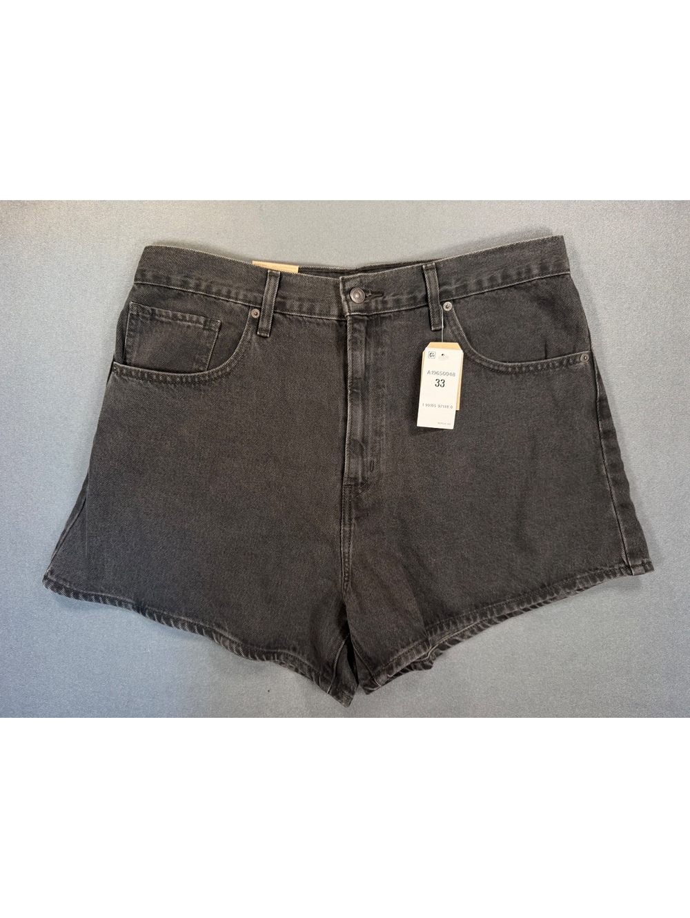 Levi’s High Waisted Mom Shorts Womens 16 Black Denim Jean Shorts NWT